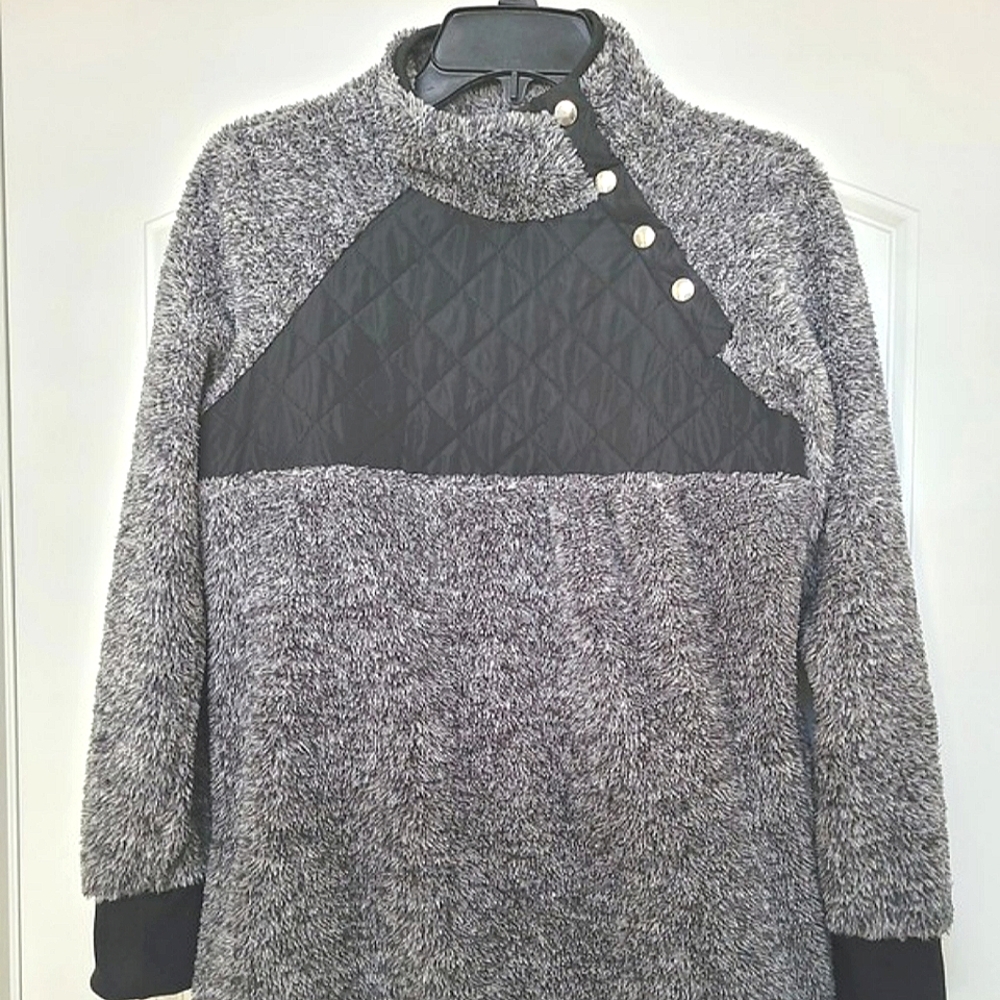 Black & White Boutique Sweatshirt
